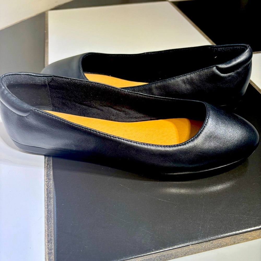 Kelly & Katie Eryn Wedge Slip-On classic black women’s flats sz 10W